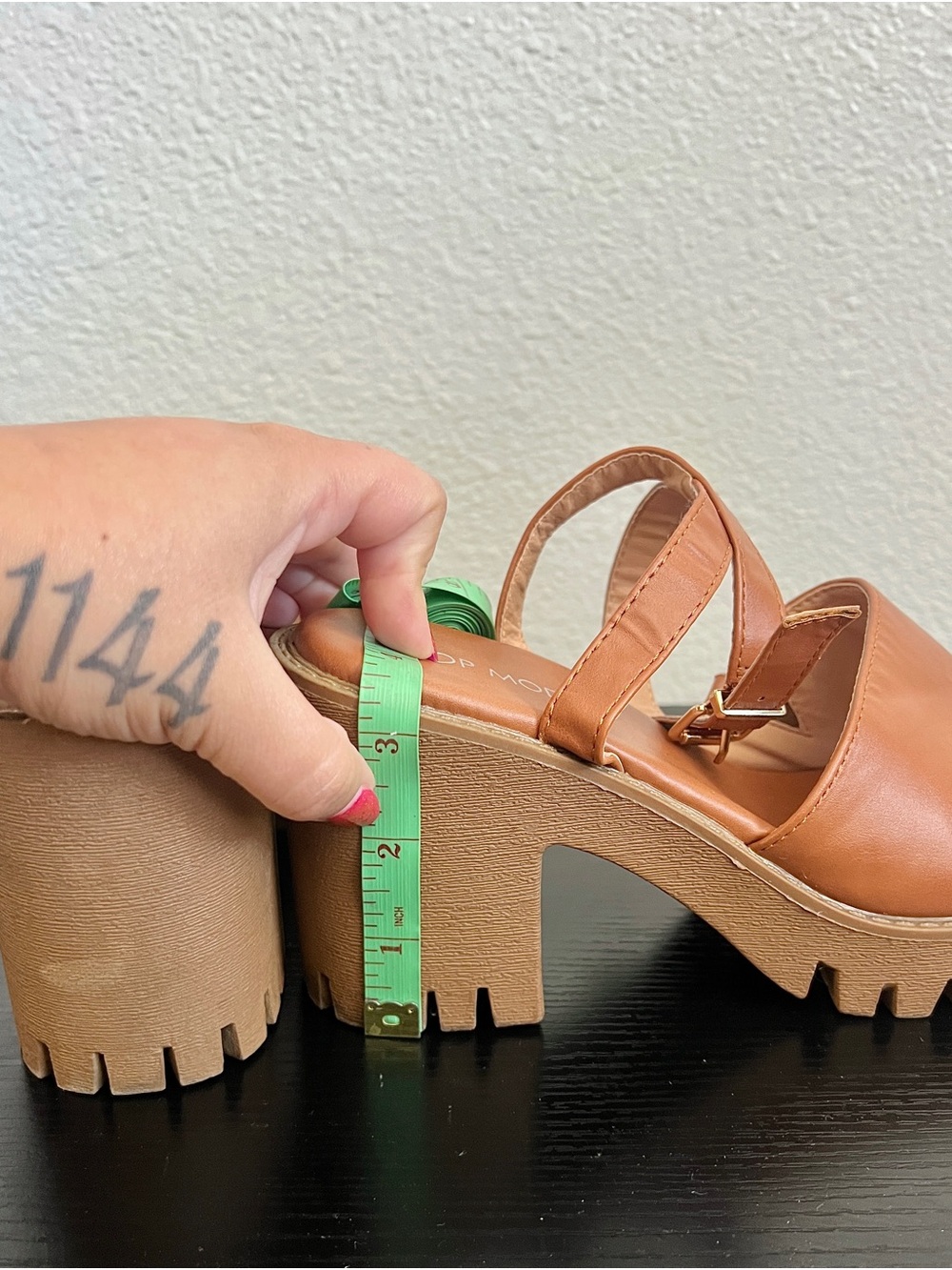 TOP Moda Tan Platform Chunky Heel Sandals with Gold Buckle - Picture 7 of 9